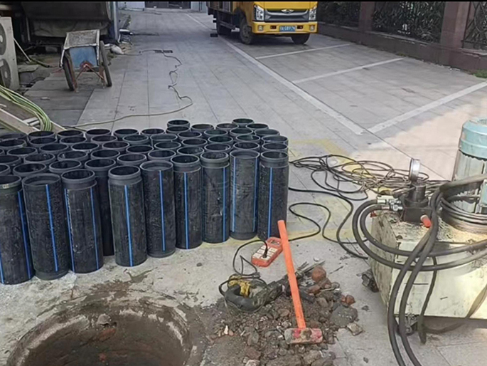 周村PE置换管厂家 DN315置换管 非开挖管短管置换